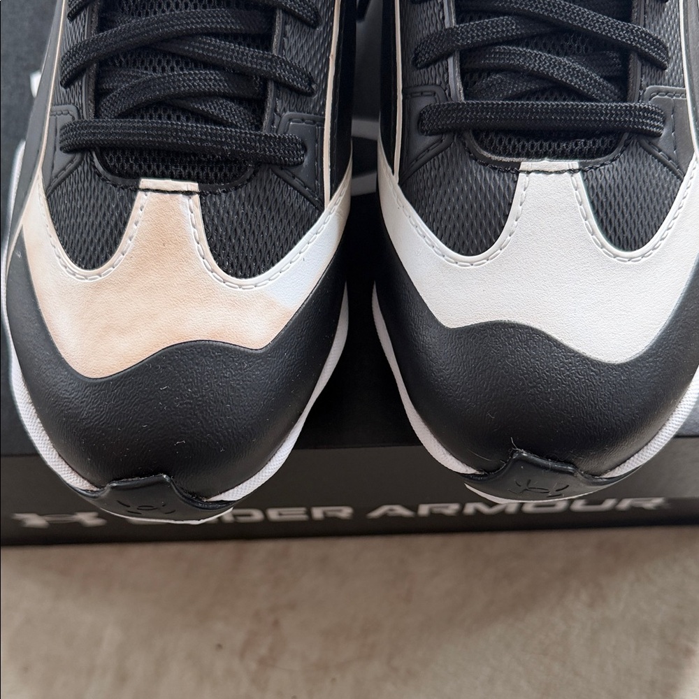 Under Armour Youth Leadoff Icon Mid Rm Jr Baseball Cleats Size 6Y Boys Girls - Picture 3 of 7